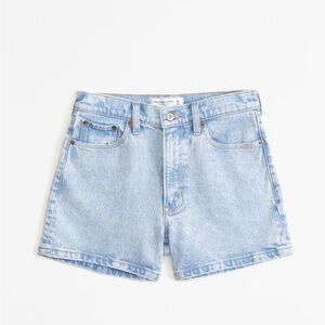 Abercrombie 4” mom short - medium wash